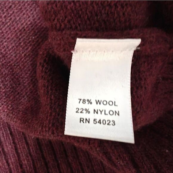 Banana Republic Italian Yarn Wool blend burgundy quarter zip sweater size M - Picture 5 of 6